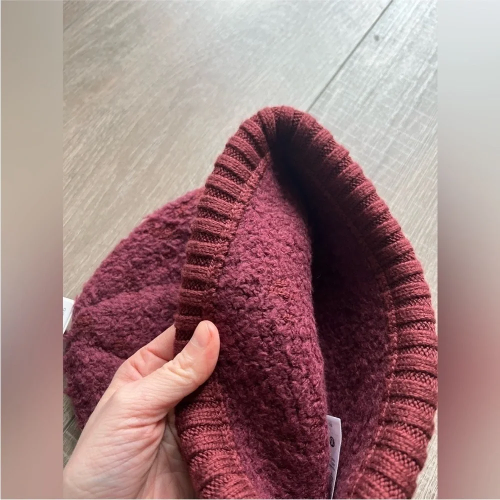 Lululemon Ombre Knit Textured Beanie in Red Merlot